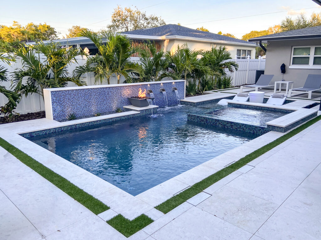Residential Pool 250-500 sq ft - SILVER AWARD - Landscape Fusion