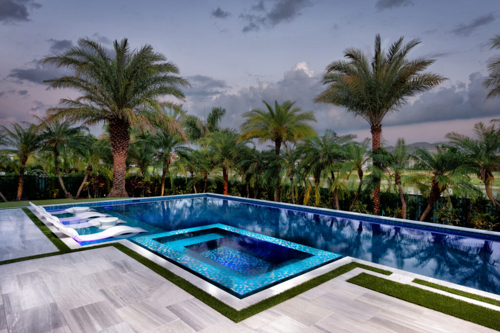 Residential Pool 501+ sq ft - BRONZE Award - Ike's Carter Pool Companies