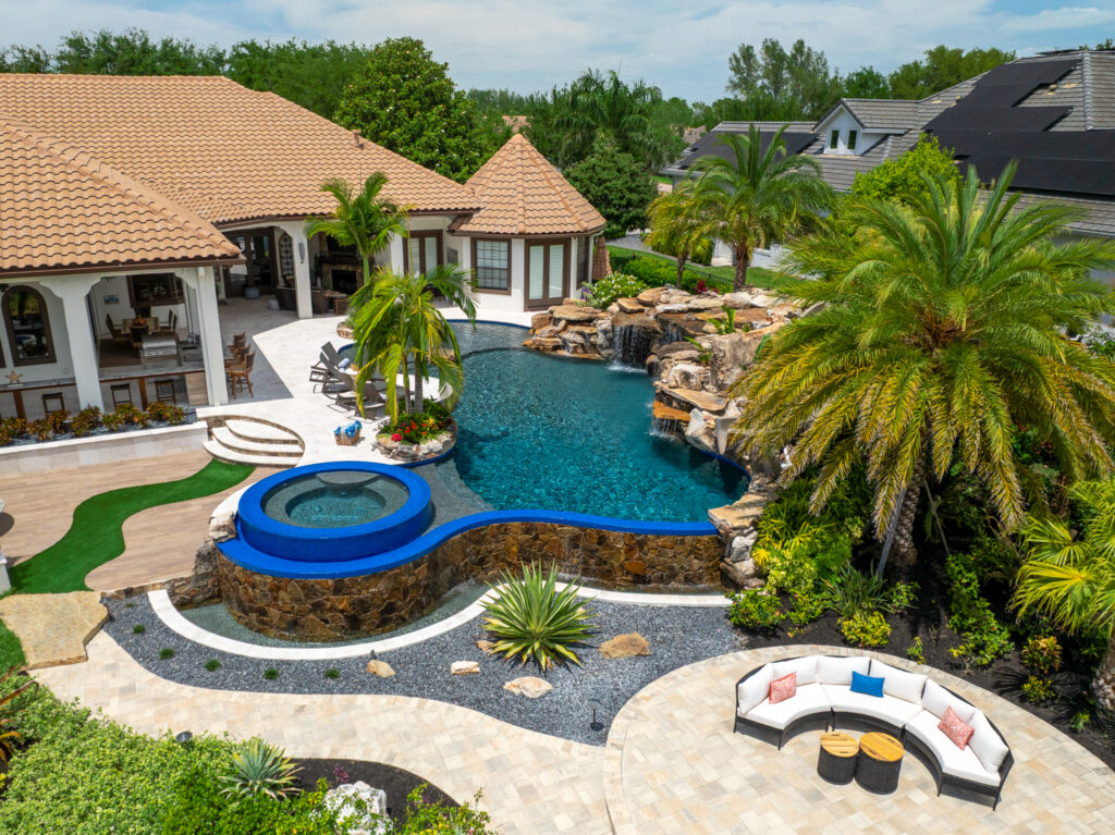 Residential Pool 501+ sq ft - BRONZE award - Lucas Lagoons