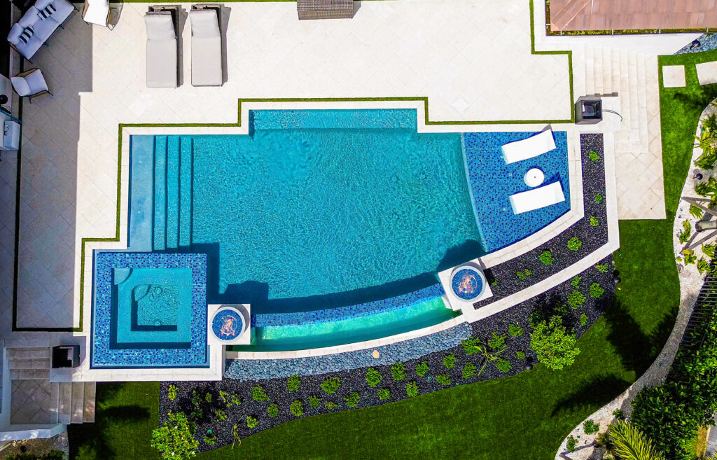 Residential Vanishing Edge - BRONZE award - Coast to Coast Pools